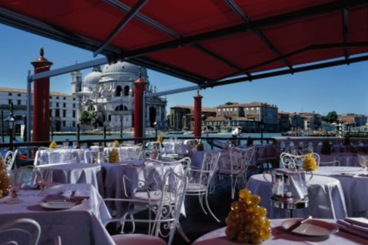 Restaurant Terrace